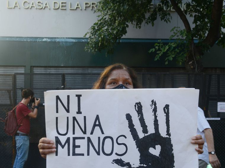 Exigieron justicia por Úrsula frente a la Casa de la Provincia de Buenos Aires.