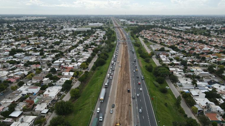 Habilitan nuevo puente en Circunvalación y otro tramo con tercer carril en zona norte