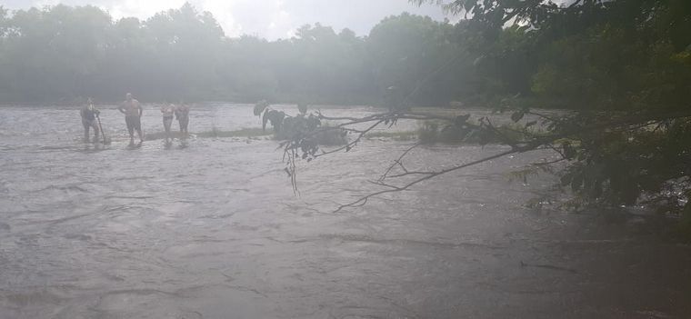 Defensa Civil pide no acercarse a las márgenes de los ríos.