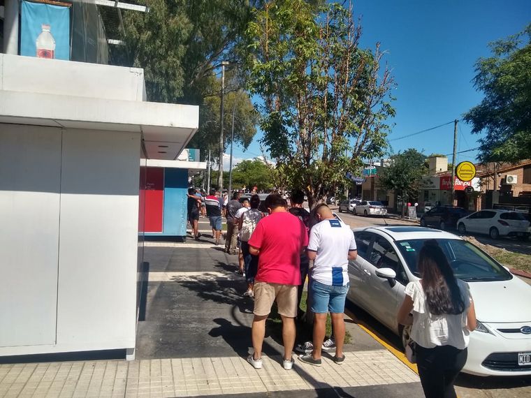 Furor por la nueva camiseta de Talleres.