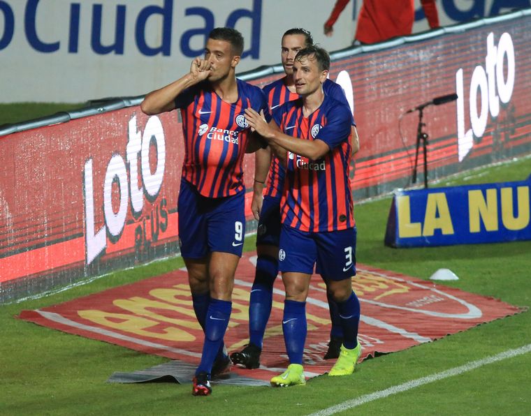 San Lorenzo y Arsenal se enfrentaron en el Nuevo Gasómetro