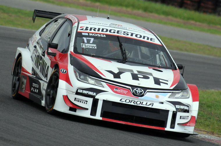 Rossi a bordo se su Corolla, la imagen del año del Súper TC2000.