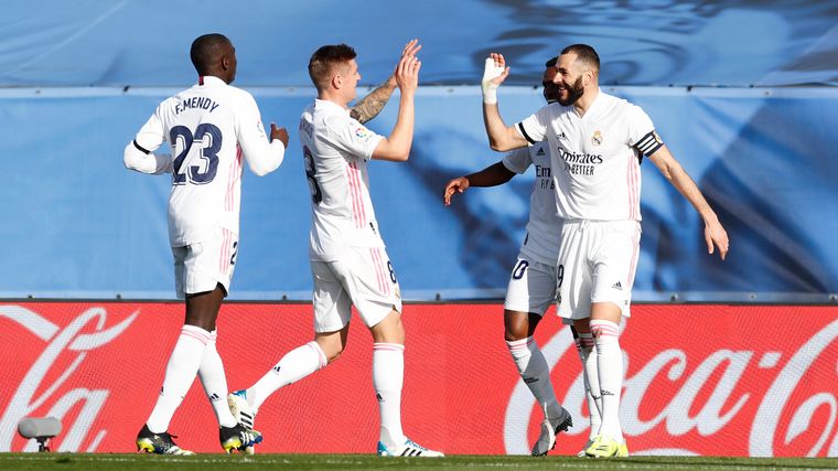 Real Madrid se enfrentó al Valencia para escalar en la tabla