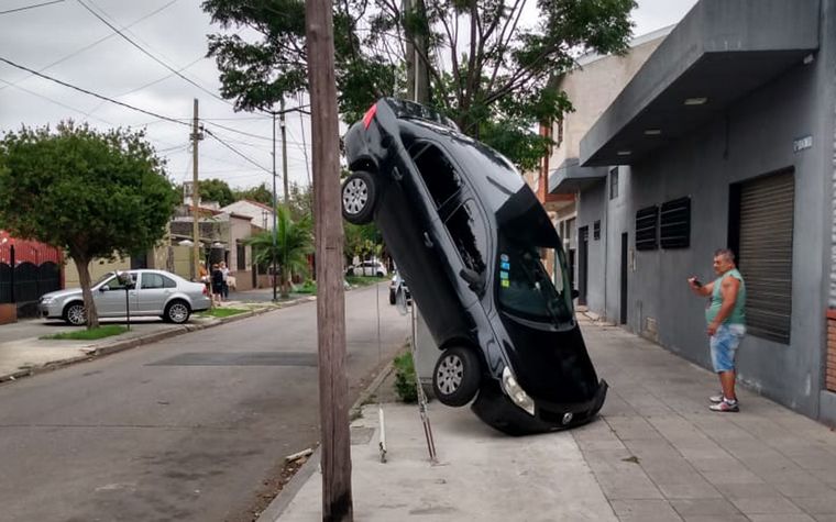 Car accident in Lanús