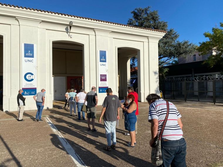 Vacunación contra en el Comedor Universitario.