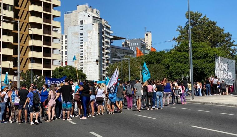 Protesta en puente Centenario.