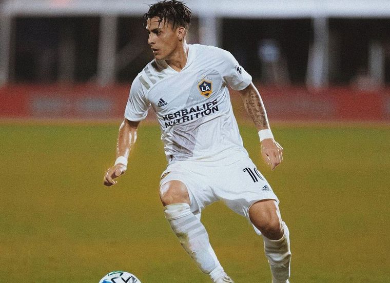 Según la Fiscalía, Pavón debe solicitar autorización para salir del país.