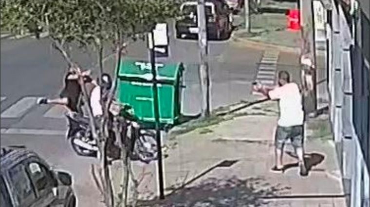 Darán una medalla al agente que abatió a un motochorro.