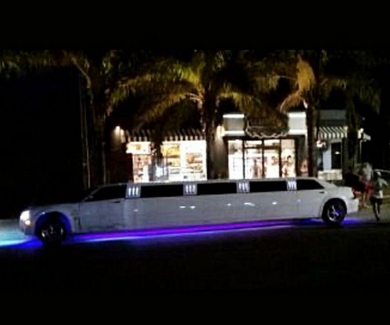 Una limusina sorprendió a los vecinos de Las Varillas.