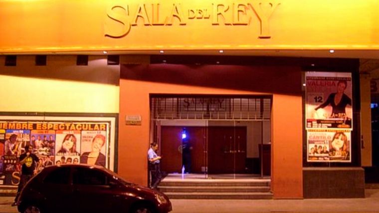 La Sala del Rey está ubicada en la calle Humberto Primo.