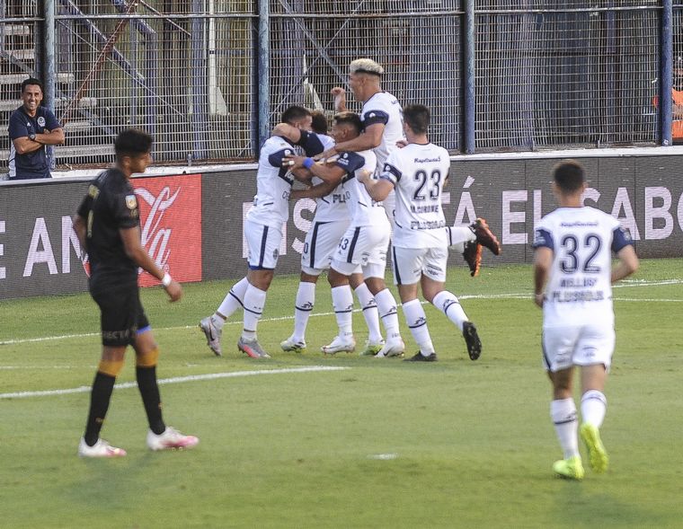 Gimnasia se hizo fuerte de local y le ganó a Talleres en la segunda fecha.