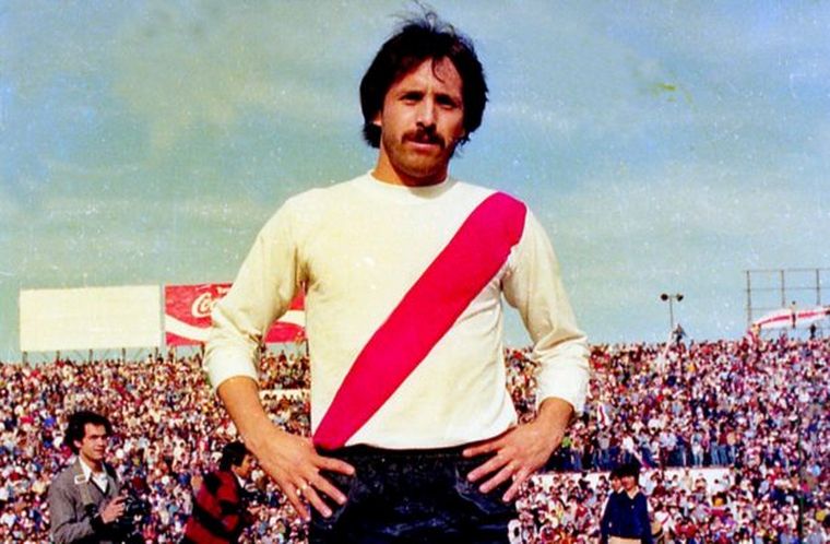 El emotivo homenaje de River a Leopoldo Jacinto Luque
