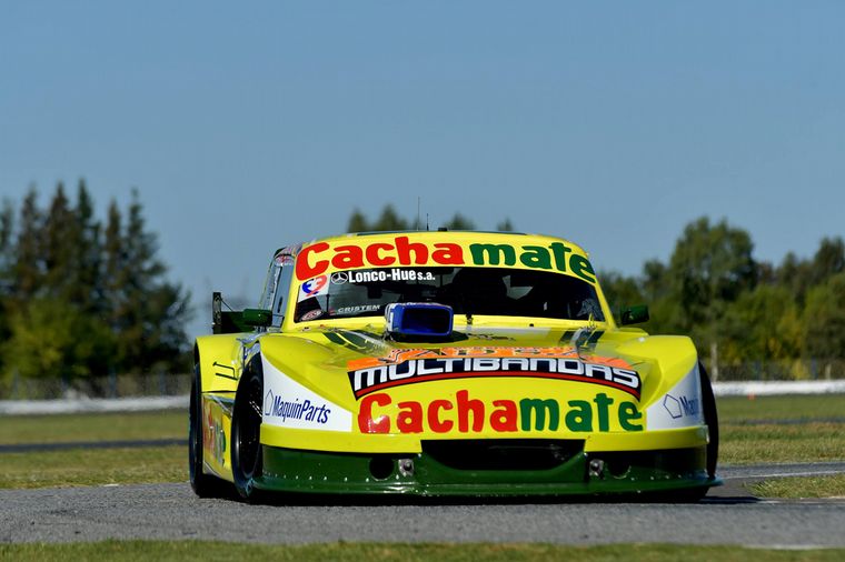 FOTO: Impecable tarea de Agustin con el Chevrolet, para ganar el "Trofeo Alberto Canapino".