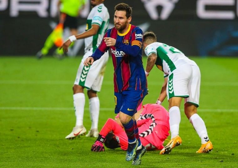 Messi marcó un doblete ante el Elche en el Camp Nou.