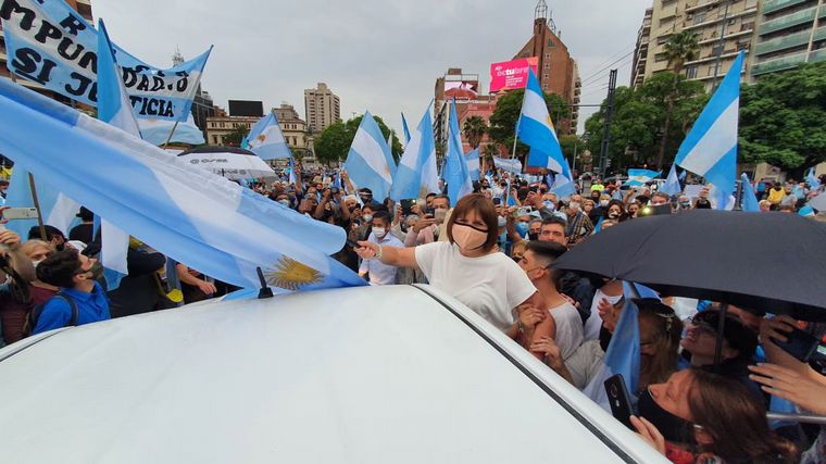 La oposición vuelve a salir a las calles con una marcha convocada por Bullrich.
