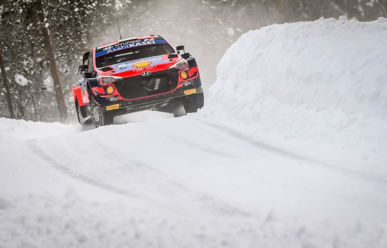 Ott Tänak y el Hyundai fueron inalcanzables en el comienzo del Arctic Rally