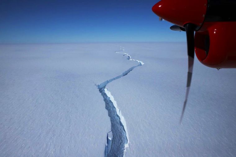FOTO: Se desprendió una masa de hielo gigante de la Antártida