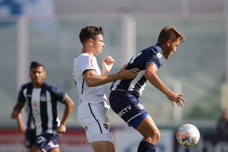 Tras un partido vibrante, Talleres y Newell's empataron 2-2