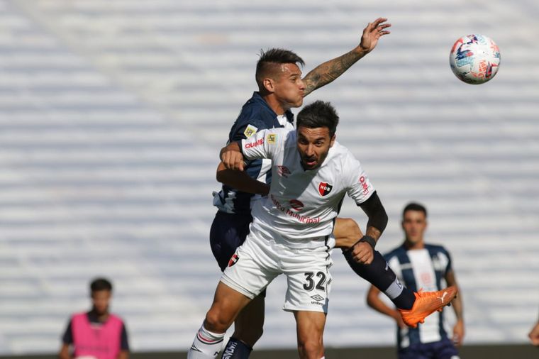Tras un partido vibrante, Talleres y Newell's empataron 2-2