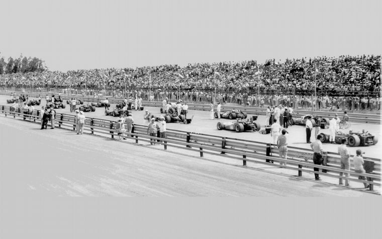 El impresionante marco del óvalo rafaelino para las '300 Indy', hace 50 años