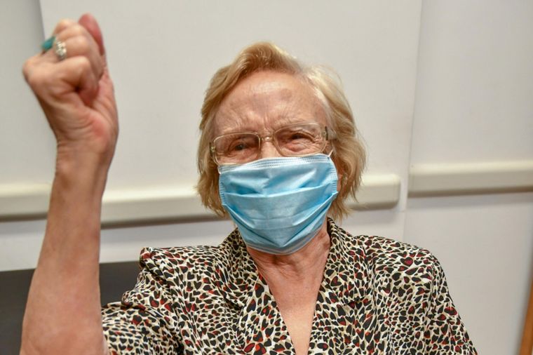 La vacunada número 1 millón en la Argentina es una mujer de 90 años.