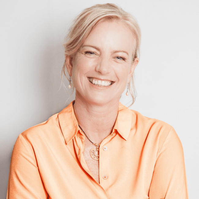 Karen Hallberg, reconocida por su aporte a la ciencia