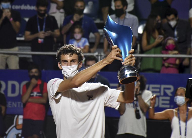 El juvenil porteño tuvo una semana brillante y se alzó con el título. 