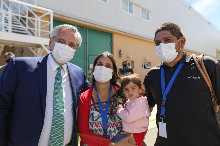 Alberto Fernández presentó a su primera ahijada presidencial