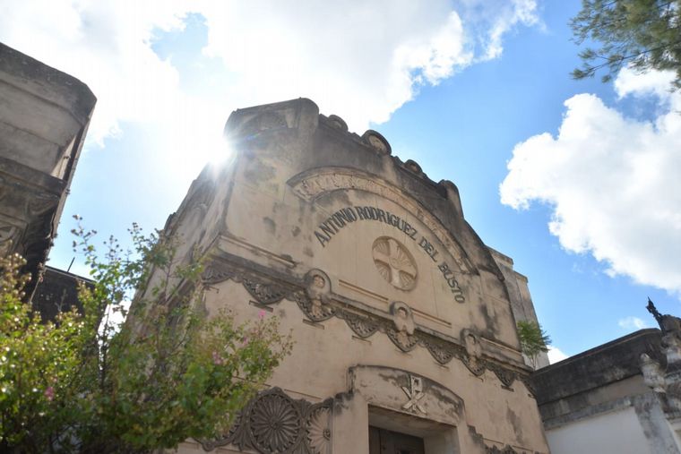 Habilitan visitas guiadas al Cementerio San Jerónimo