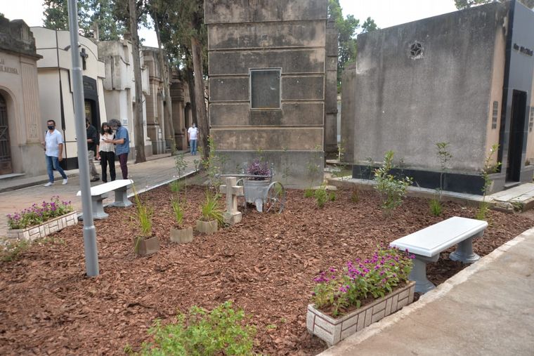 FOTO: Habilitan visitas guiadas al Cementerio San Jerónimo