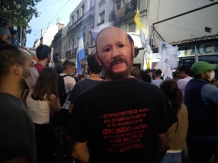 Protestas en la Casa de Formosa contra Gildo Insfrán