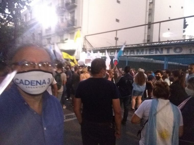 Protestas en la Casa de Formosa contra Gildo Insfrán