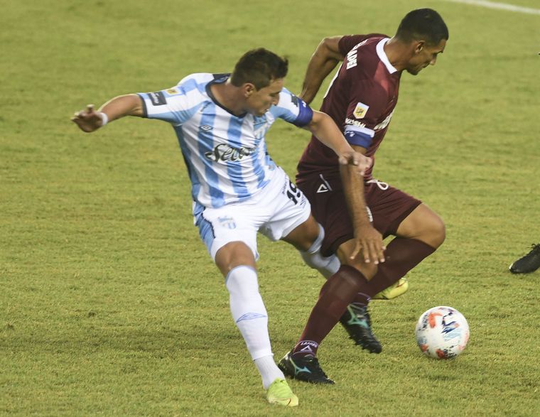 En un ráfaga, Lanús lo dio vuelta y superó a Atlético