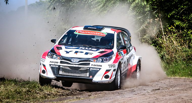 Y Federico Villagra, ahora con el Yaris, siempre está cerca (2°).