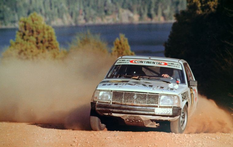 FOTO: La histórica victoria de Recalde de 1988 en el Rally de Argentina.