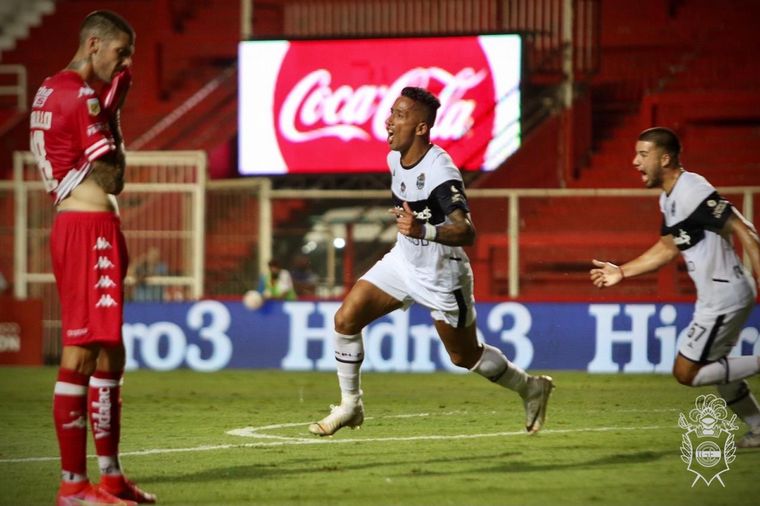 AUDIO: Primer gol Gimnasia LP (Lucas Barrios)
