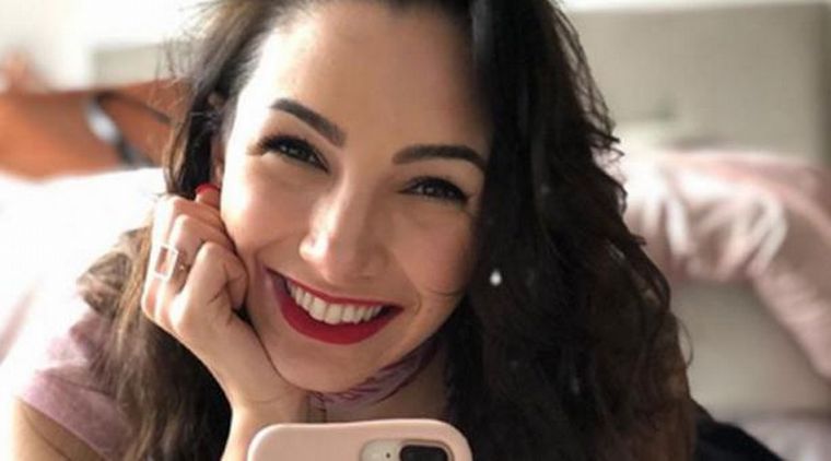 Thelma Fardin debuta en su faceta como cantante