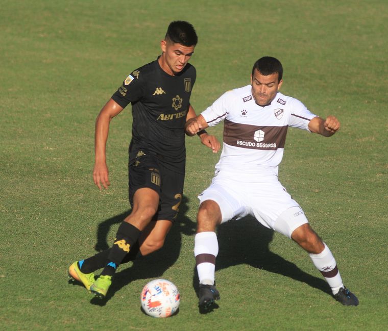 Racing volvió a Vicente López para visitar a Platense luego de 22 años