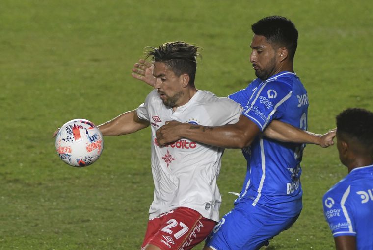 Argentinos superó a Godoy Cruz y salió del fondo de la tabla