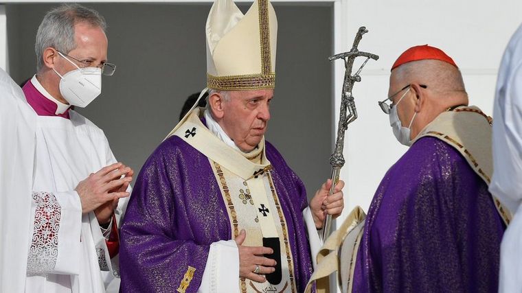 El Papa llamó a deponer las armas en Siria.