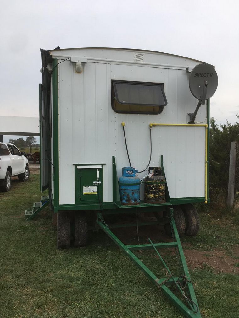 Duermen en una casilla rural para poder ir a la escuela
