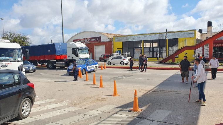 Organizaciones sociales piden bolsones en la Ruta 9