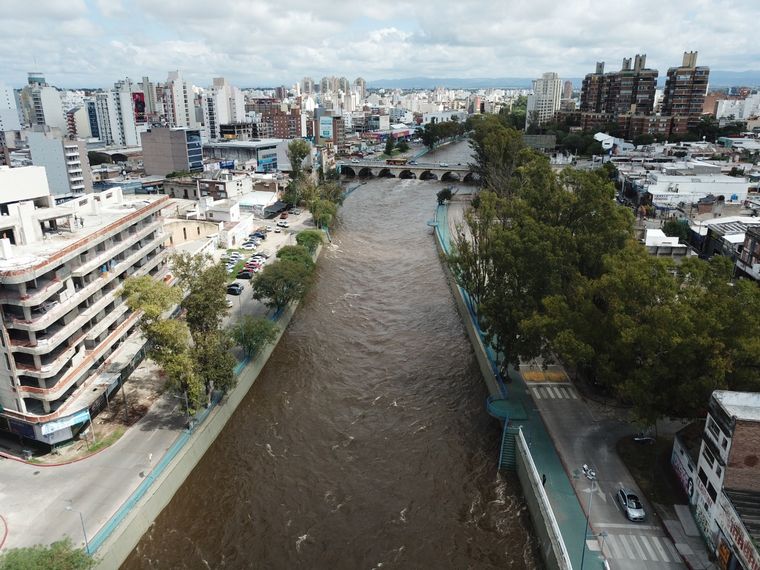 Imágenes de la crecida en la Costanera de Córdoba (Fotos: Municipalidad de Córdoba)
