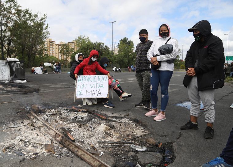 Familiares y amigos piden por la aparición de Maia.