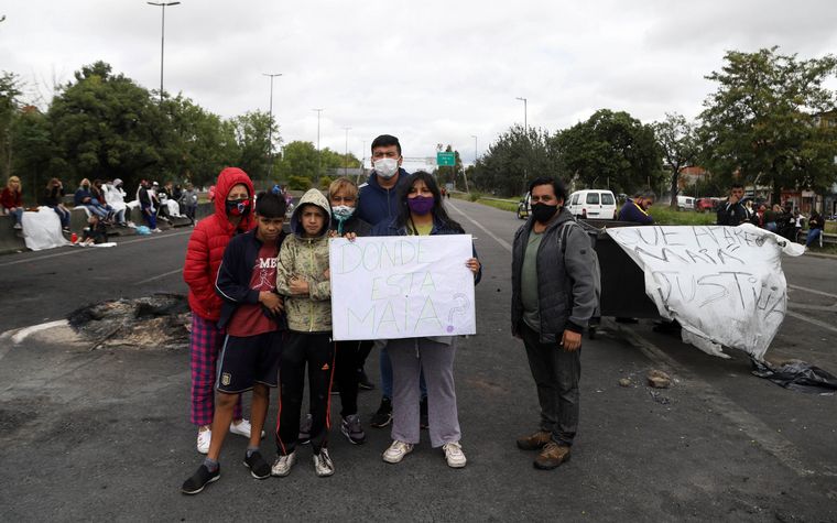 Familiares y amigos piden por la aparición de Maia.