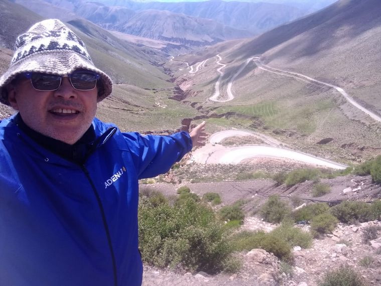 Orlando Morales en las Salinas Grandes