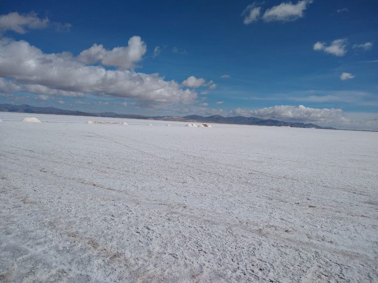 Orlando Morales en las Salinas Grandes