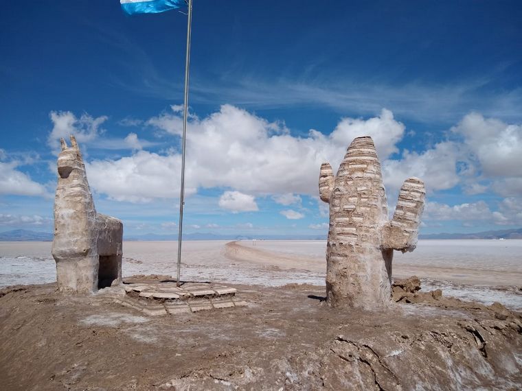 Orlando Morales en las Salinas Grandes