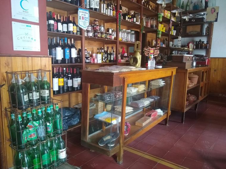 La Casona de Manolo, un restaurante con objetos antiguos