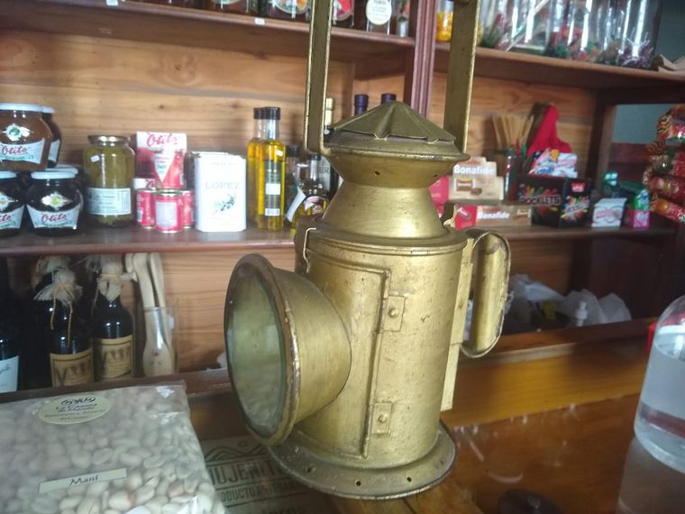 La Casona de Manolo, un restaurante con objetos antiguos